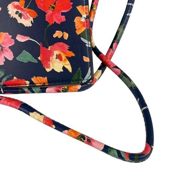 NWOT Nanette Lepore Floral Vegan Leather Crossbody Travel Passport Purse Pouch - Picture 9 of 14